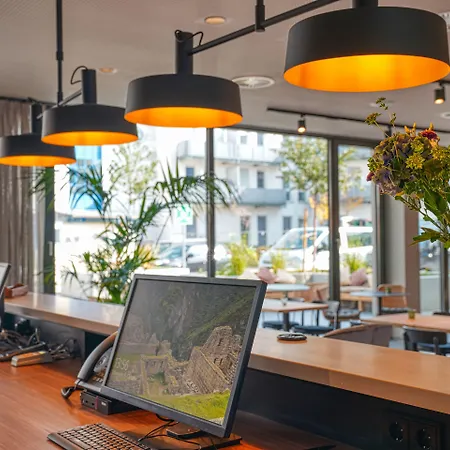 מלון Plaza אולם