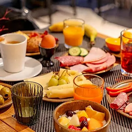 Hotel Plaza 3*